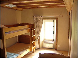 3 Lits enfants dont 2 superposés